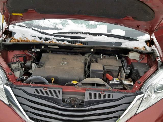 Toyota Sienna LE 2012